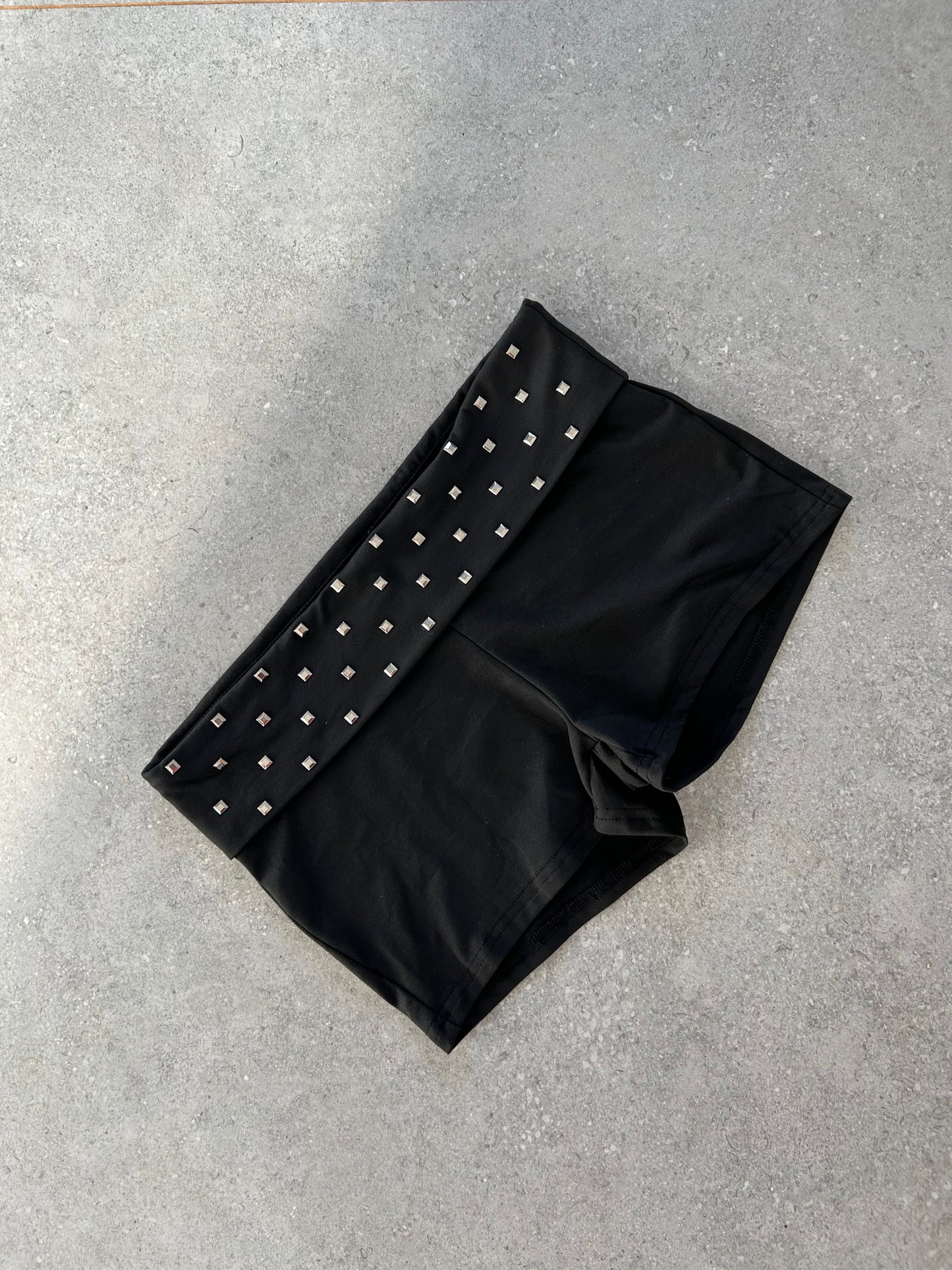 SHORT TACHAS